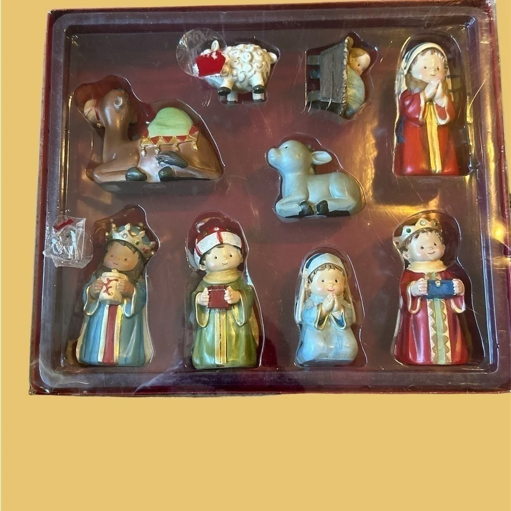 The Promise Of Christmas Robert Stanley 9-piece Child Nativity Set ~